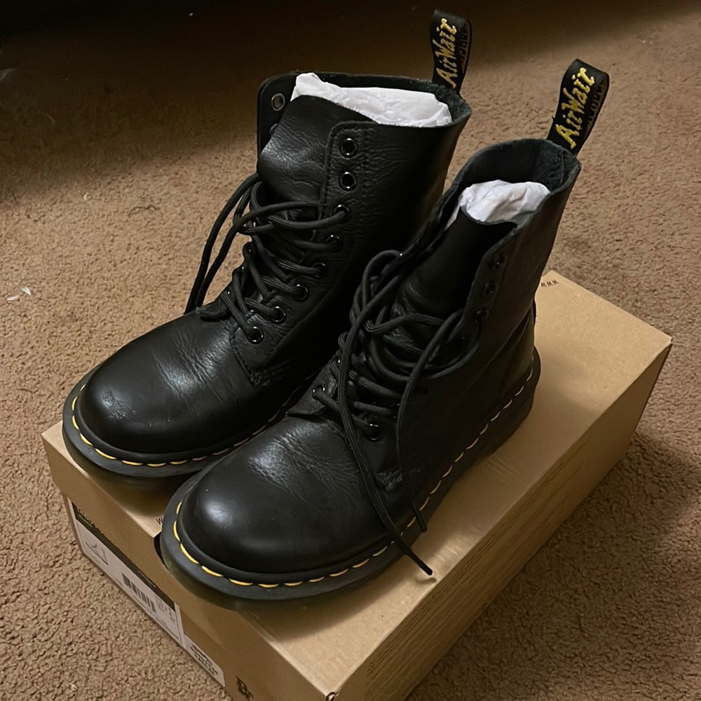 Womens Dr. AirWair Martens